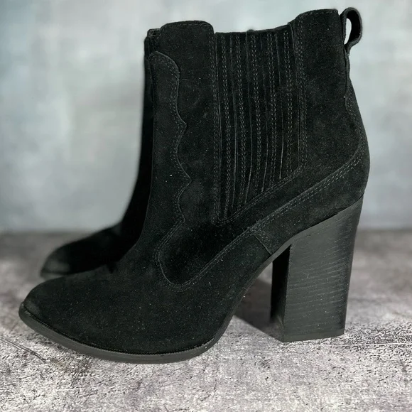 Dolce Vita Black Ankle Boots - Picture 1 of 13